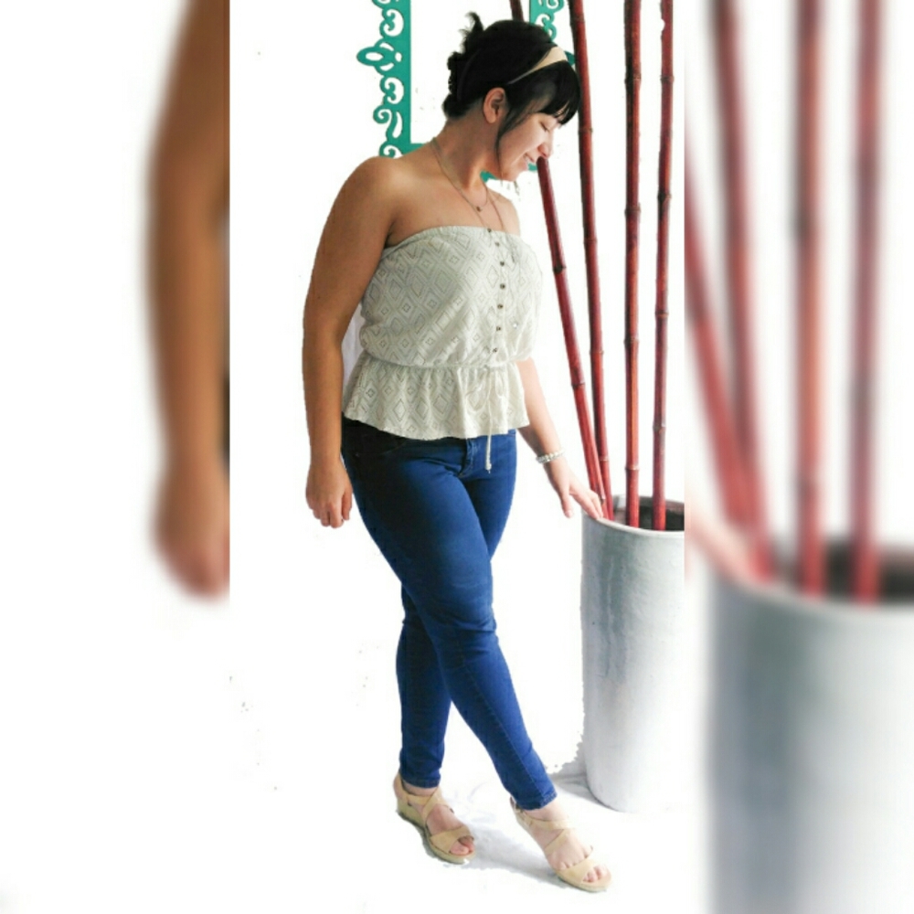 Strapless top with diamond weaver pattern - white